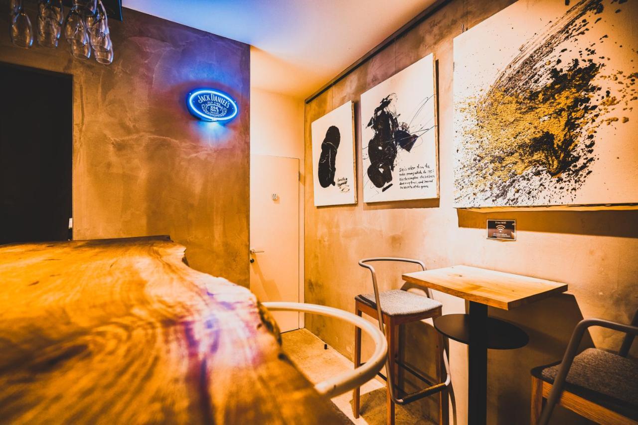 Catalyst Art Hotel Osaka Buitenkant foto